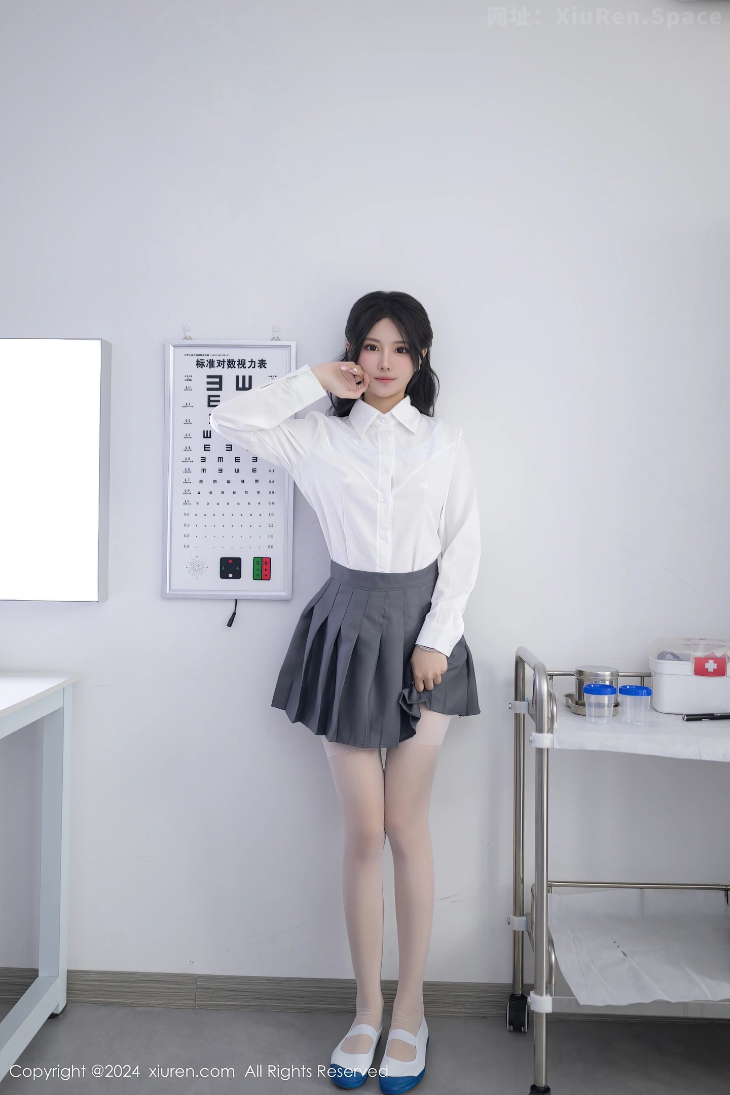 图片[2]-[XiuRen秀人网]VOL.8852 模特幼幼私房性感白色JK制服配白色丝袜秀曼妙身姿惹火诱惑写真80P-秀人网官方网站